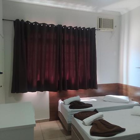 Pousada Quarto Familiar Com Ar,Frigobar,Wi Fi, Garagem Aparecida  Εξωτερικό φωτογραφία
