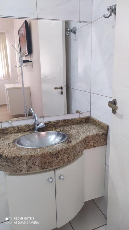 Pousada Quarto Familiar Com Ar,Frigobar,Wi Fi, Garagem Aparecida  Εξωτερικό φωτογραφία